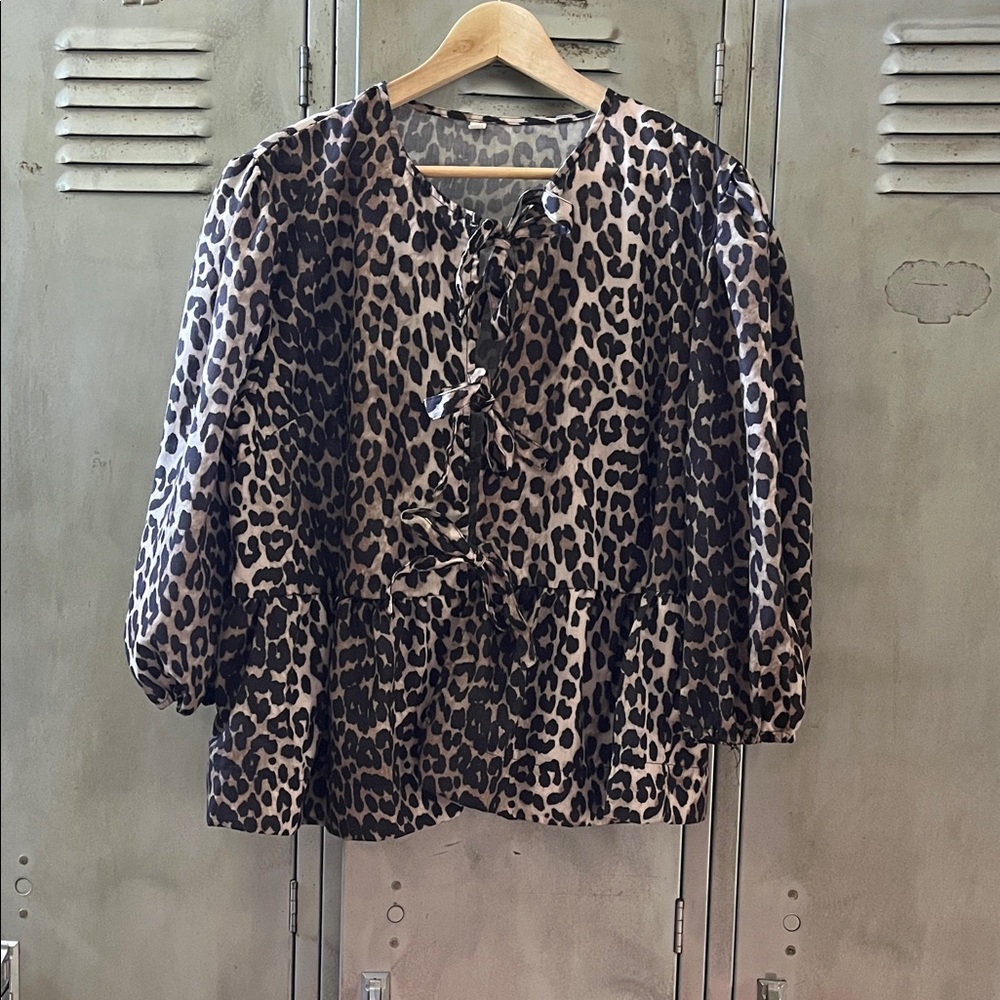 Elegant Leopard Print Blouse